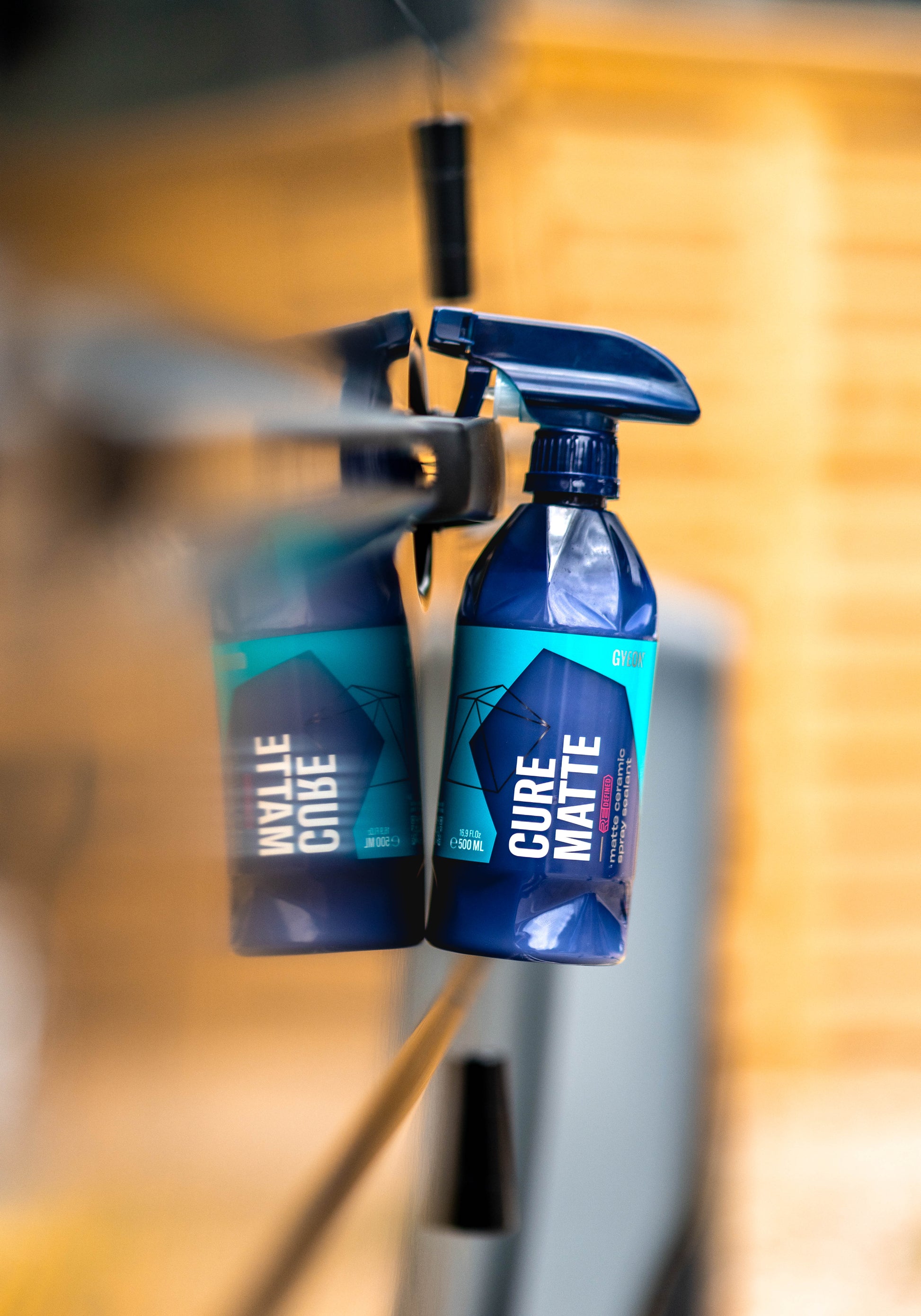GYEON Q²M Cure Matte onderhoudsspray voor de matte lak van je auto