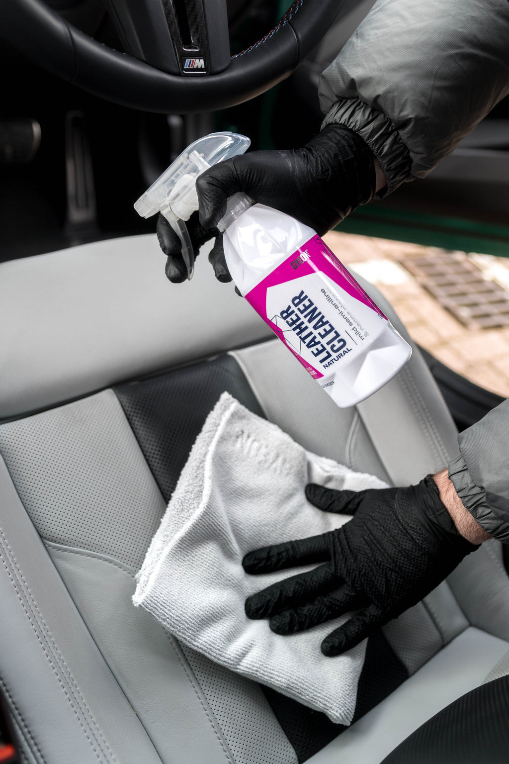 GYEON Q²M LeatherCleaner Natural veilige lederreiniger voor je auto interieur
