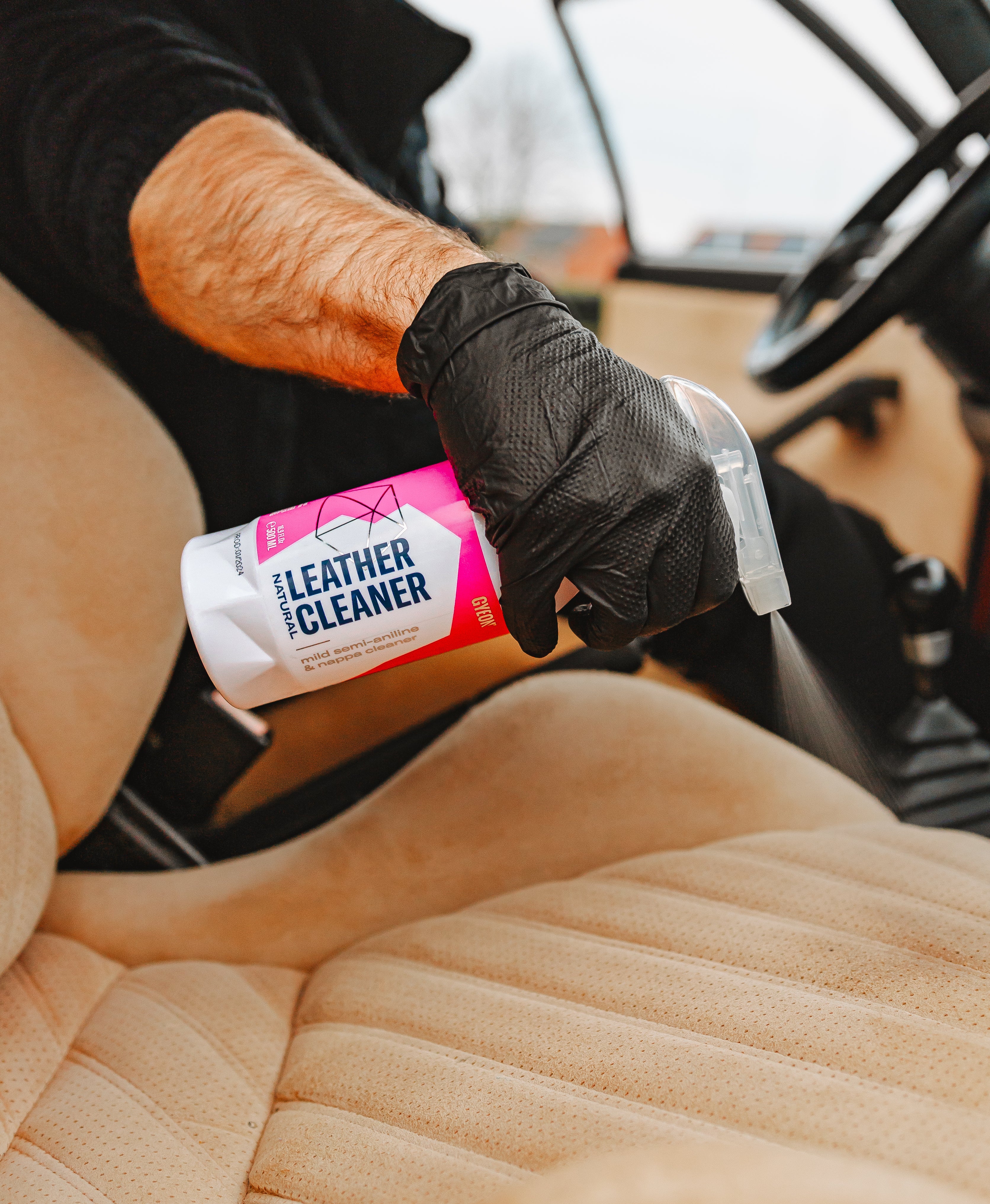 GYEON Q²M LeatherCleaner Natural veilige lederreiniger voor je auto interieur