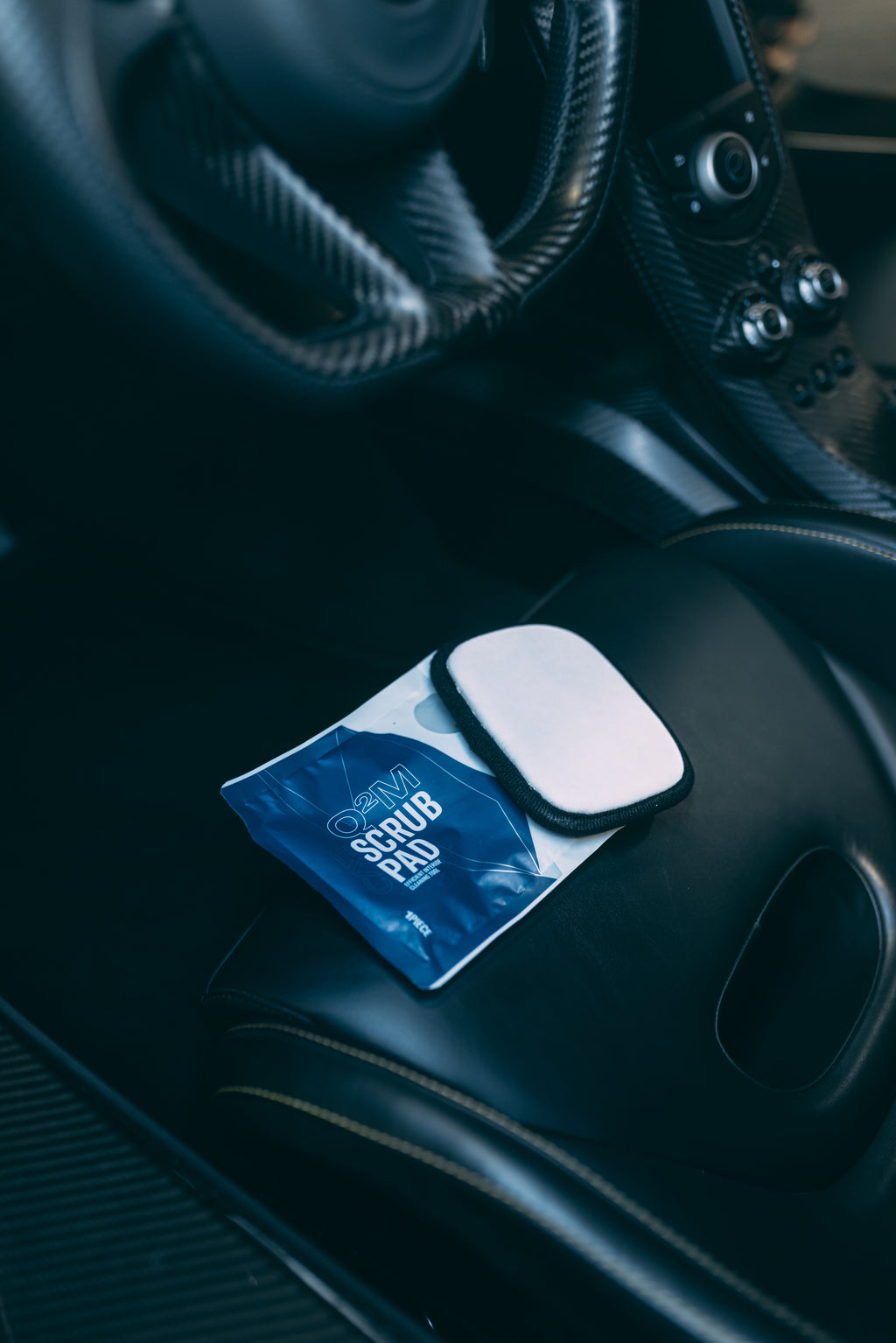 GYEON Q²M ScrubPad EVO veelzijdige interieur reinigingsgereedschap