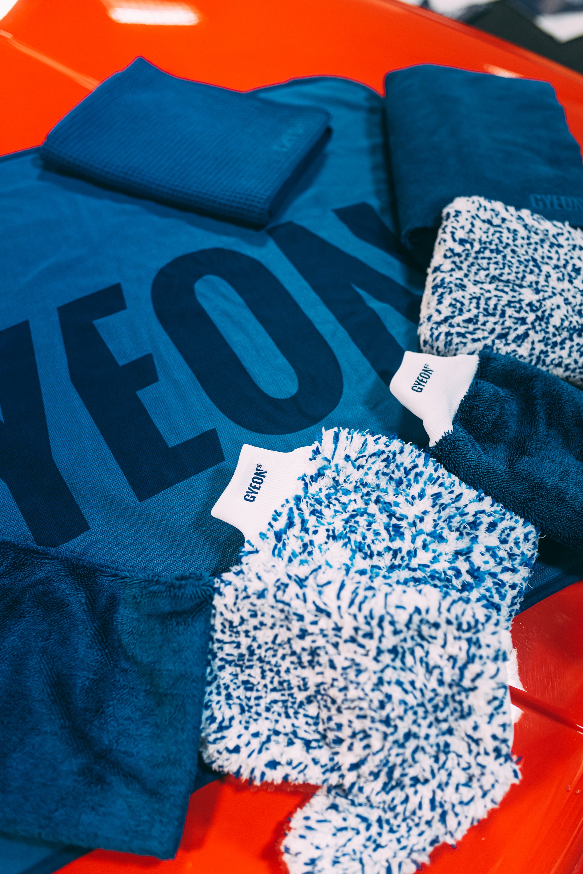 GYEON Q²M SilkMitt EVO washandschoen voor wassen en drogen van je auto