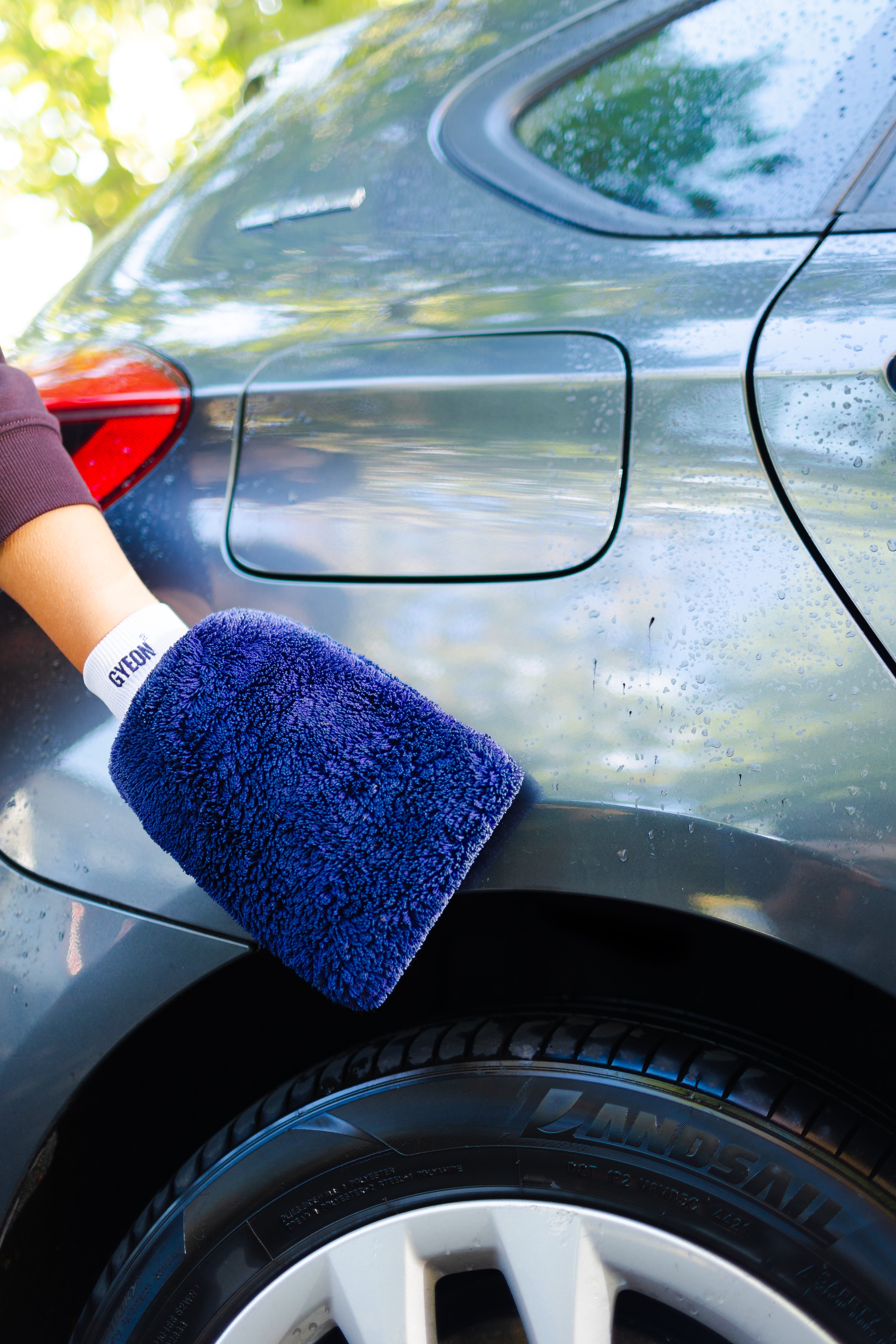GYEON Q²M SilkMitt EVO washandschoen voor wassen en drogen van je auto