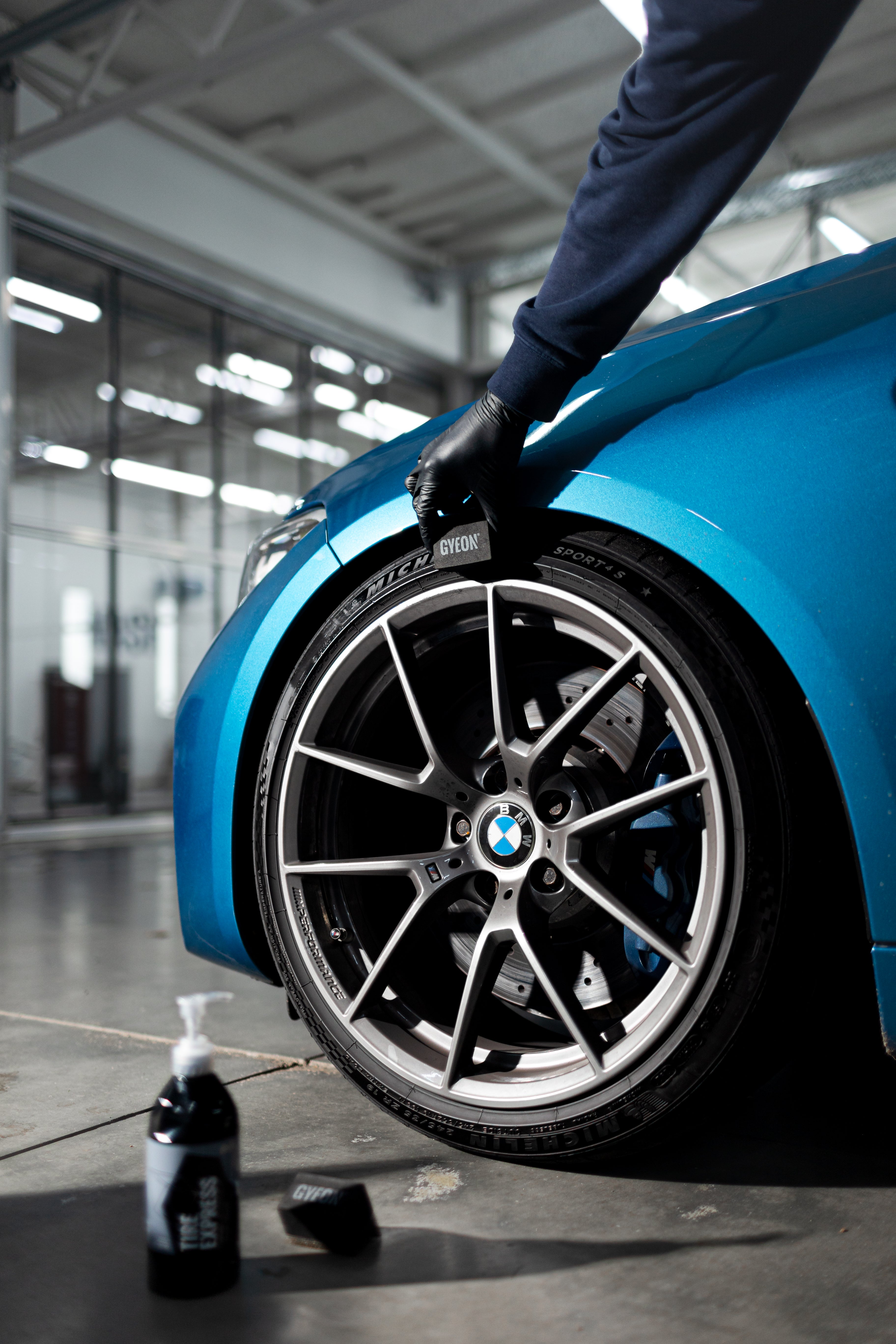 GYEON Q²M Tire Express snelle watergedragen bandendressing